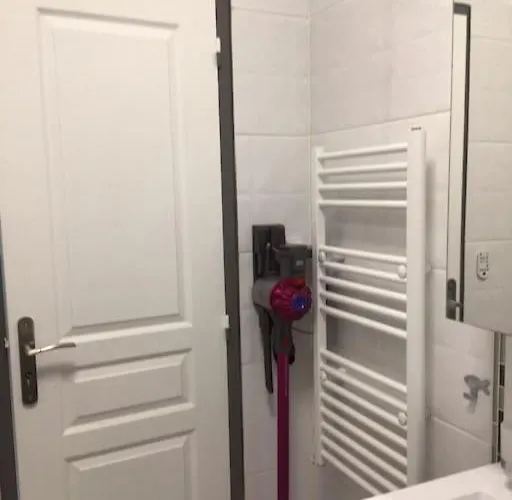 à 1km Des Plages Avec 2 Vélos élec *